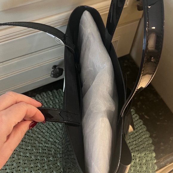 NWT iconic Ted Baker Glossy Black Tote with Bow and small purse attached inside. - Picture 13 of 13